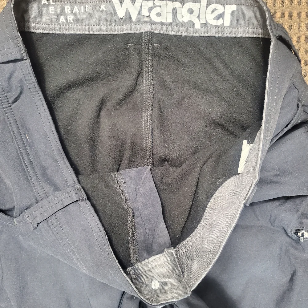 Wrangler ATG Fleece Lined Cargo Pants Mens 40x30 Black Relaxed Fit